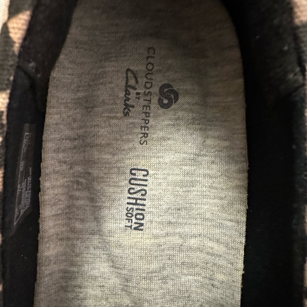 Clark’s size 8 women’s leopard print slip on - Picture 5 of 7
